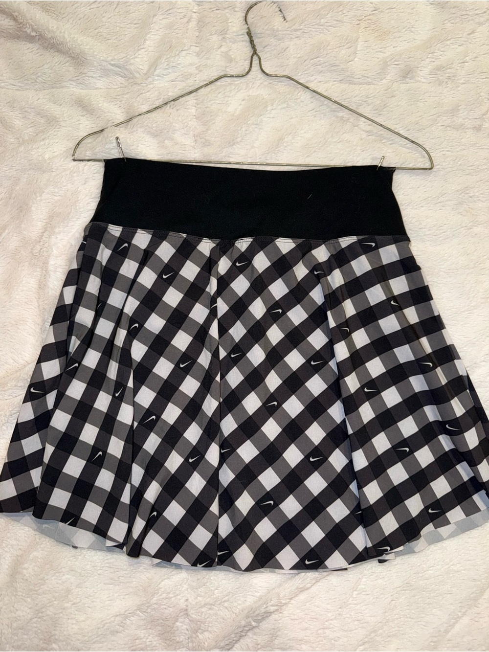 Nike Black & White Checkered golf/tennis Skirt - Picture 3 of 3